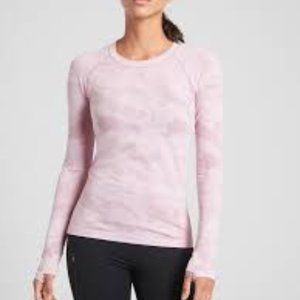 Athleta MOMENTUM CAMO LONG SLEEVE Pink Size 8